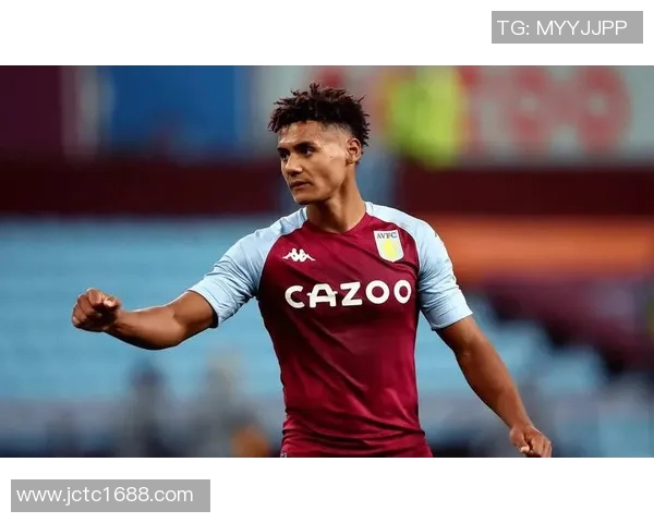 维拉足球球星的成长历程与辉煌成就全面解读 维拉足球球星的成长历程与辉煌成就全面解读