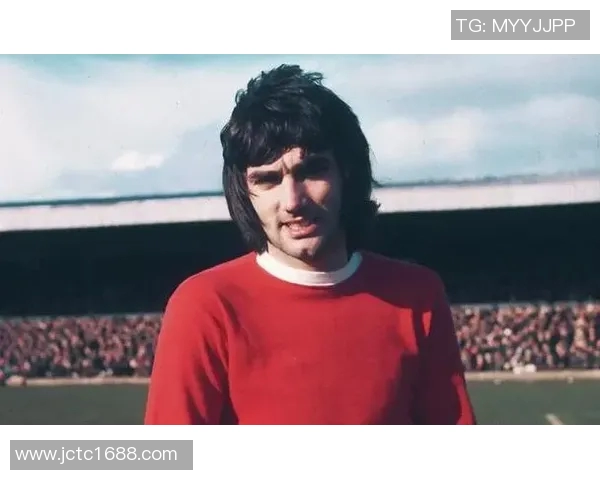 全球足球历史上十大最具传奇色彩的球星盘点与荣耀回顾 全球足球历史上十大最具传奇色彩的球星盘点与荣耀回顾