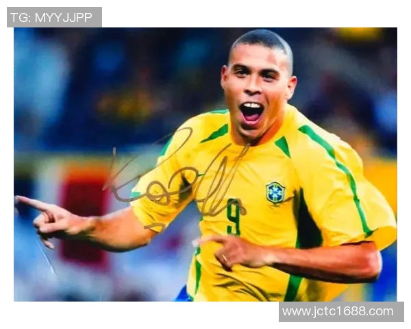 足球球星群星图解析与背后故事揭示：从场上到场下的传奇人生